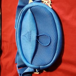 Blue Reebok Fannypack Sac Banane Hazel Fannypack Brand New with Tag
